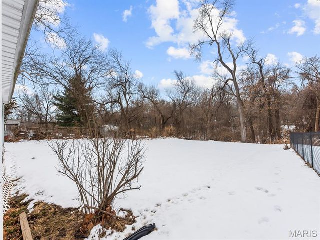 931 N First St Street, Belleville, IL 62226