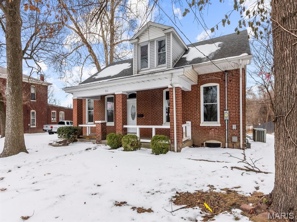 931 N First St Street, Belleville, IL 62226