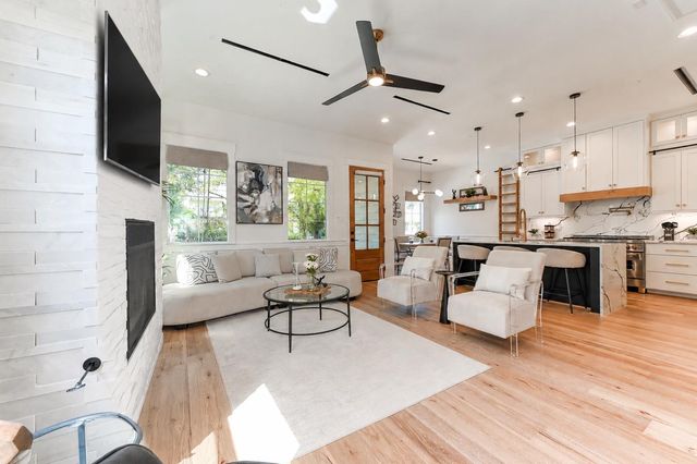 1512 Ashland Street, Houston, TX 77008