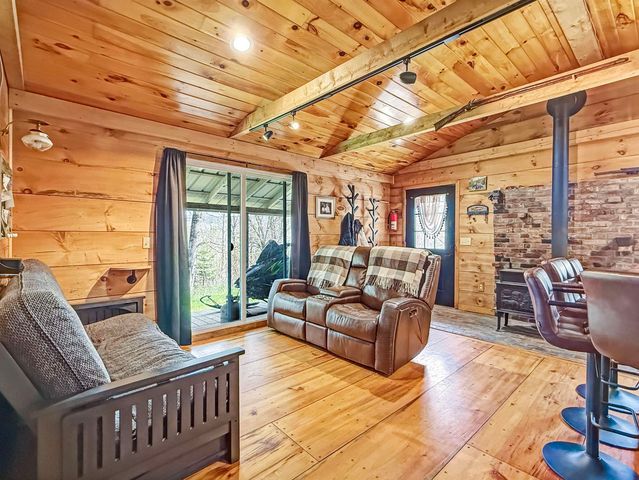 36 Moss Drive, Stewartstown, NH 03576