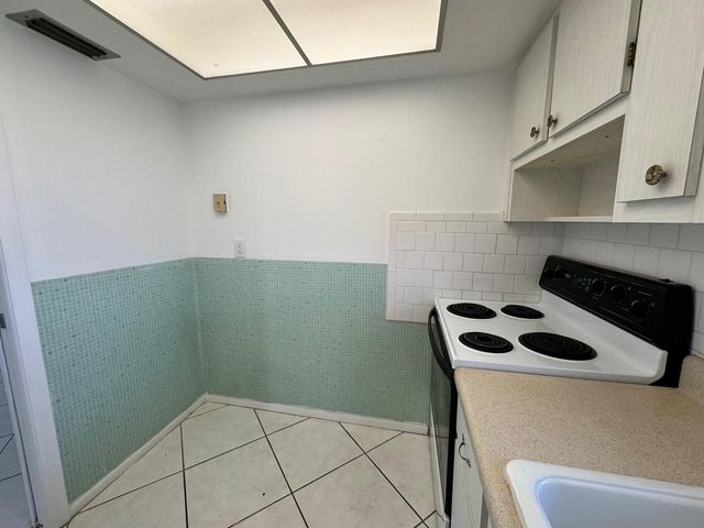 2885 Crosley Drive E A, West Palm Beach, FL 33415
