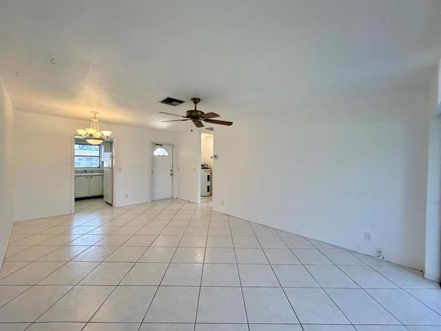 2885 Crosley Drive E A, West Palm Beach, FL 33415