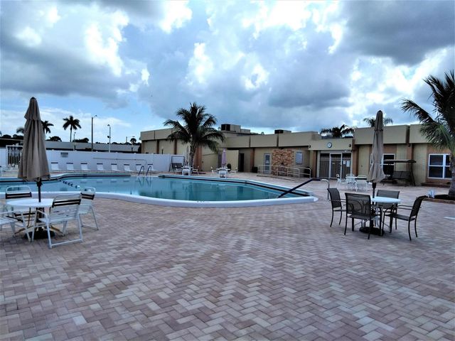 2885 Crosley Drive E A, West Palm Beach, FL 33415