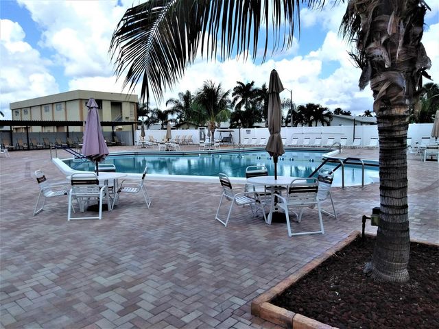 2885 Crosley Drive E A, West Palm Beach, FL 33415