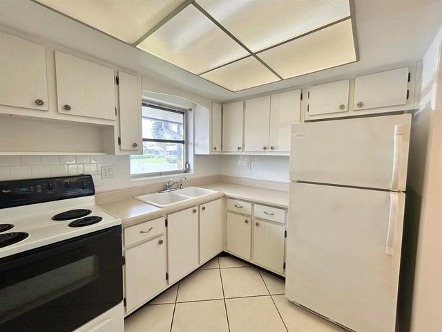 2885 Crosley Drive E A, West Palm Beach, FL 33415
