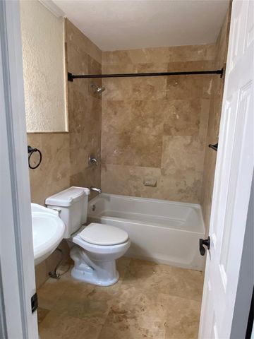 2200 NE 66th Street 1412, Fort Lauderdale, FL 33308
