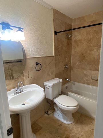 2200 NE 66th Street 1412, Fort Lauderdale, FL 33308
