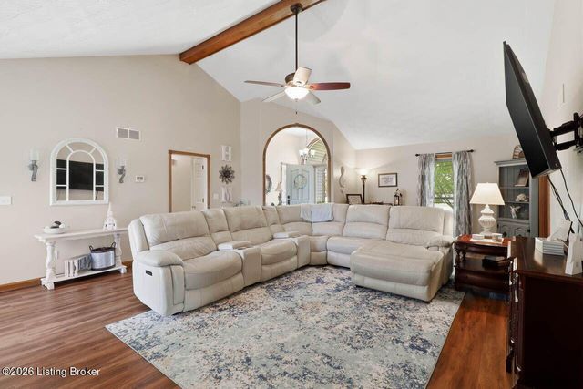 113 Spring Dr, Mt Washington, KY 40047