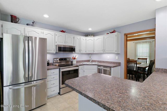 113 Spring Dr, Mt Washington, KY 40047