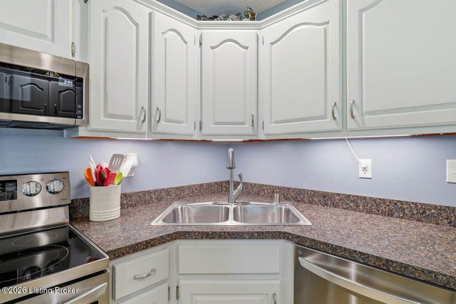 113 Spring Dr, Mt Washington, KY 40047