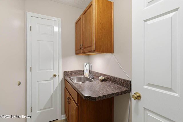 113 Spring Dr, Mt Washington, KY 40047