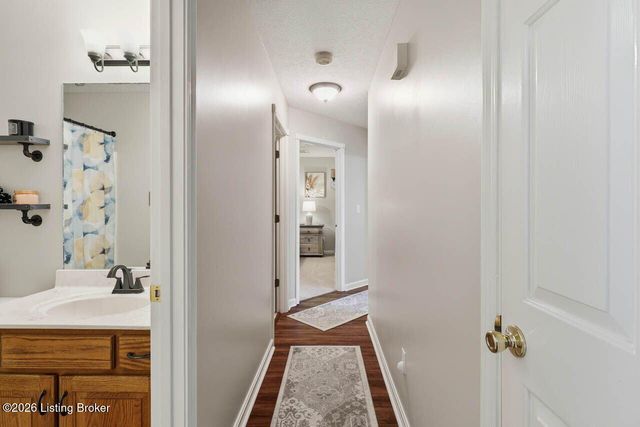 113 Spring Dr, Mt Washington, KY 40047