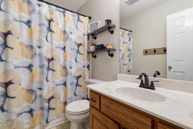 113 Spring Dr, Mt Washington, KY 40047