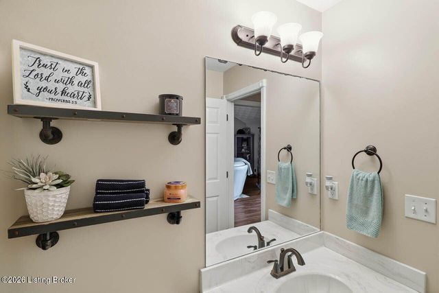 113 Spring Dr, Mt Washington, KY 40047
