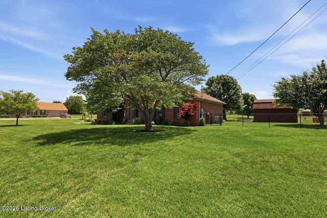 113 Spring Dr, Mt Washington, KY 40047