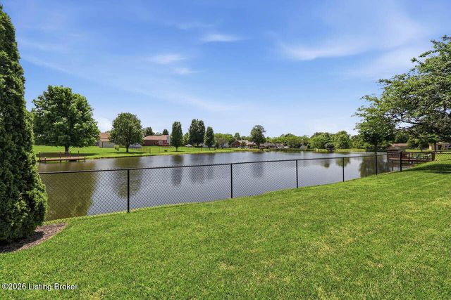 113 Spring Dr, Mt Washington, KY 40047