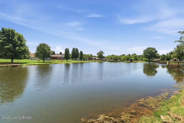 113 Spring Dr, Mt Washington, KY 40047