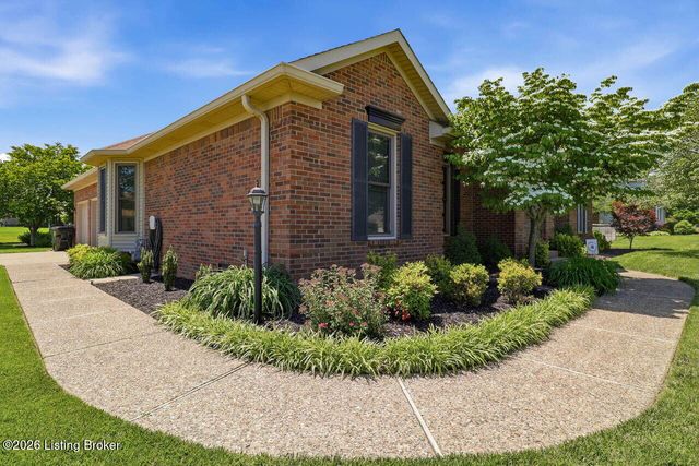 113 Spring Dr, Mt Washington, KY 40047