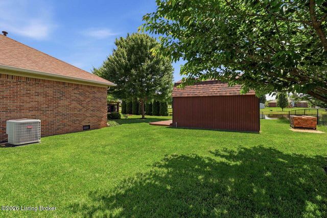 113 Spring Dr, Mt Washington, KY 40047