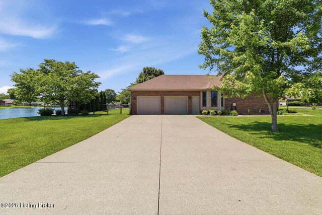 113 Spring Dr, Mt Washington, KY 40047