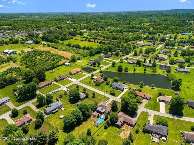 113 Spring Dr, Mt Washington, KY 40047