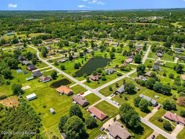 113 Spring Dr, Mt Washington, KY 40047