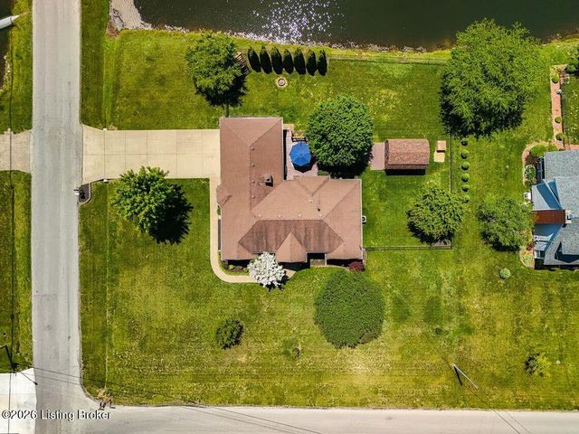 113 Spring Dr, Mt Washington, KY 40047