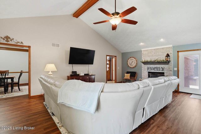 113 Spring Dr, Mt Washington, KY 40047