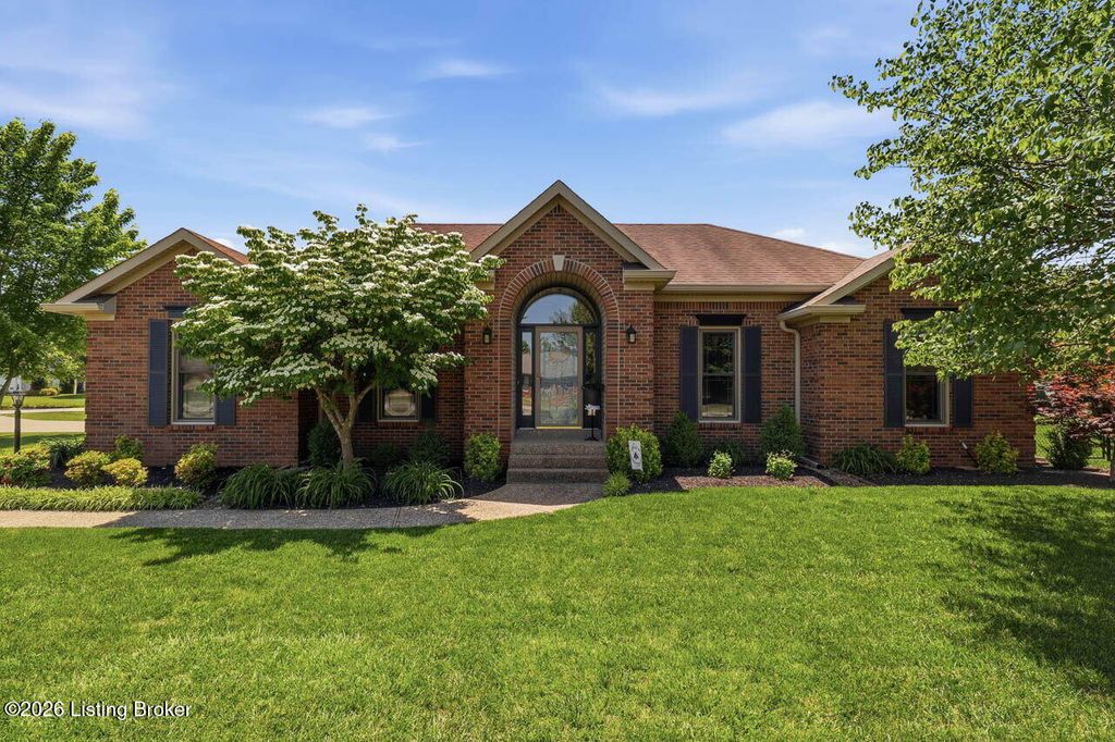 113 Spring Dr, Mt Washington, KY 40047