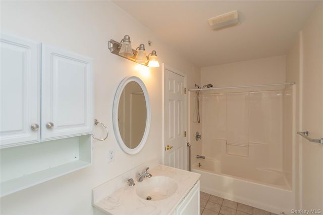 70 Aveonis Court, Fishkill, NY 12524