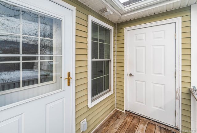 70 Aveonis Court, Fishkill, NY 12524