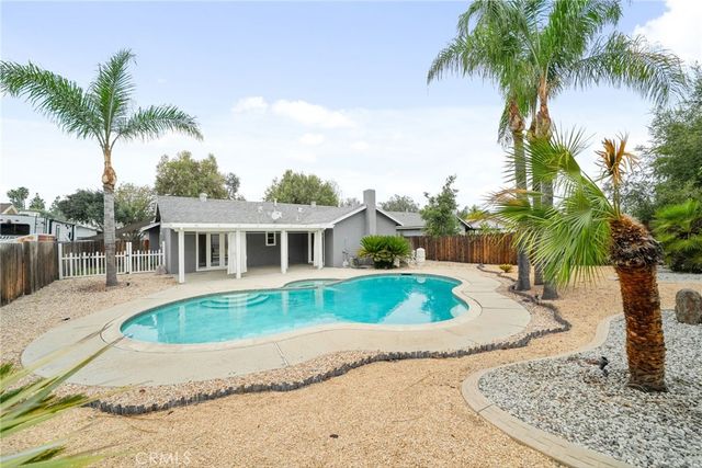 1322 Hunter Drive, Redlands, CA 92374