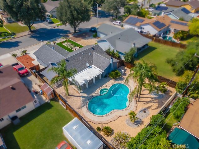 1322 Hunter Drive, Redlands, CA 92374