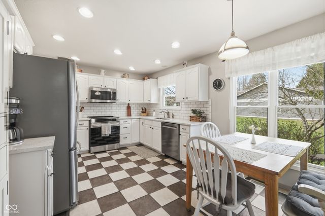 9892 Barth Drive, Zionsville, IN 46077