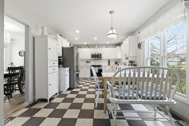 9892 Barth Drive, Zionsville, IN 46077