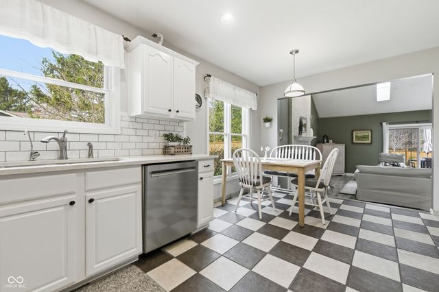 9892 Barth Drive, Zionsville, IN 46077