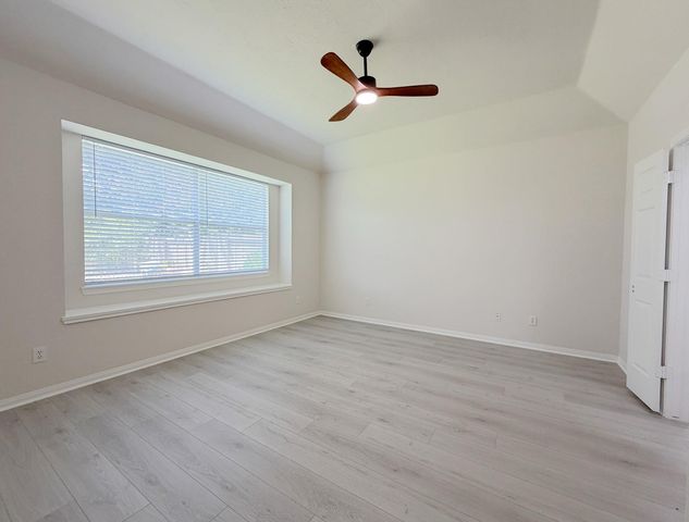 3827 Canton Drive, Pearland, TX 77584