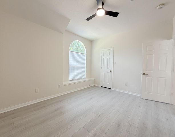 3827 Canton Drive, Pearland, TX 77584