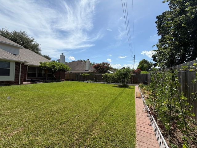 3827 Canton Drive, Pearland, TX 77584
