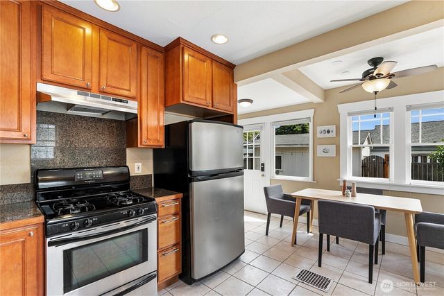 1107 N Anderson Street, Tacoma, WA 98406