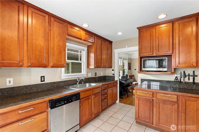 1107 N Anderson Street, Tacoma, WA 98406
