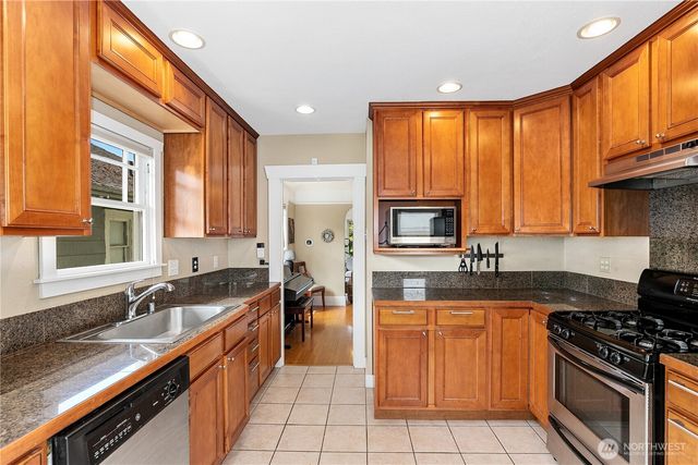 1107 N Anderson Street, Tacoma, WA 98406