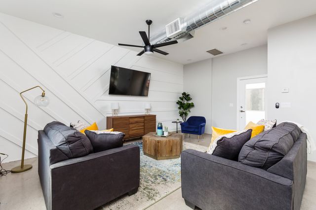 7505 E MAIN Street B, Scottsdale, AZ 85251