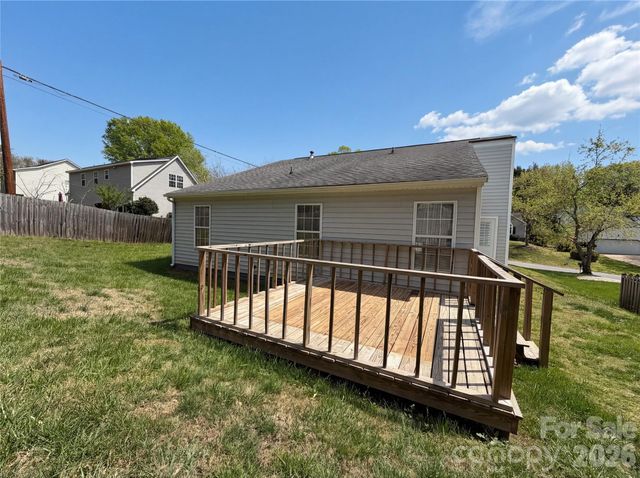 12525 Panthersville Drive, Charlotte, NC 28269