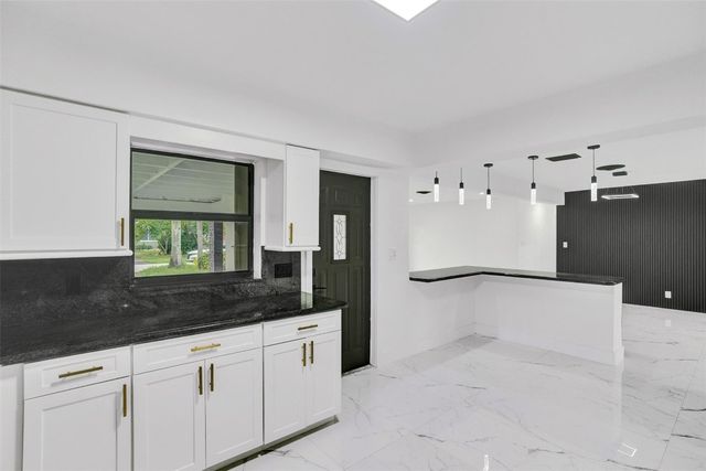 5840 SW 14th Street, Plantation, FL 33317