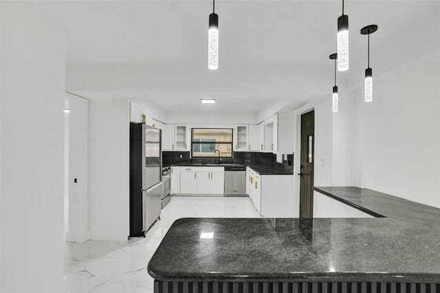 5840 SW 14th Street, Plantation, FL 33317