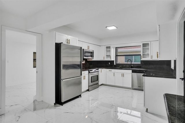 5840 SW 14th Street, Plantation, FL 33317