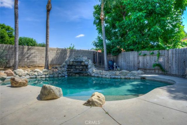 6104 Twin Oaks, Bakersfield, CA 93313