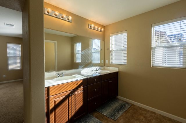 8130 Astaire Ln, Fair Oaks, CA 95628