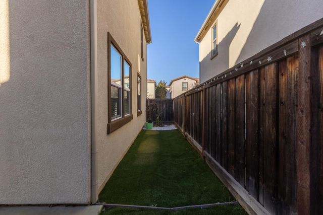 8130 Astaire Ln, Fair Oaks, CA 95628